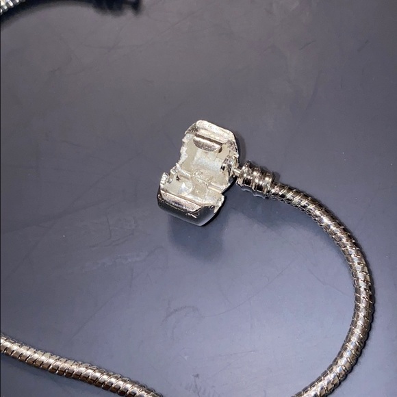 Silvertone Charm bracelet with 6 beads - Picture 3 of 6